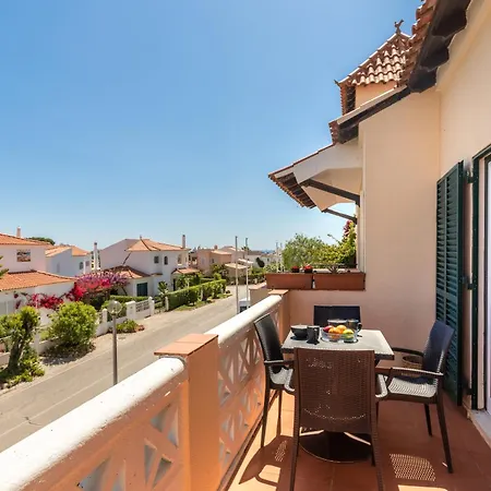 Old Village- 18b Alexander Street