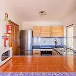 Old Village- 18b Alexander Street *